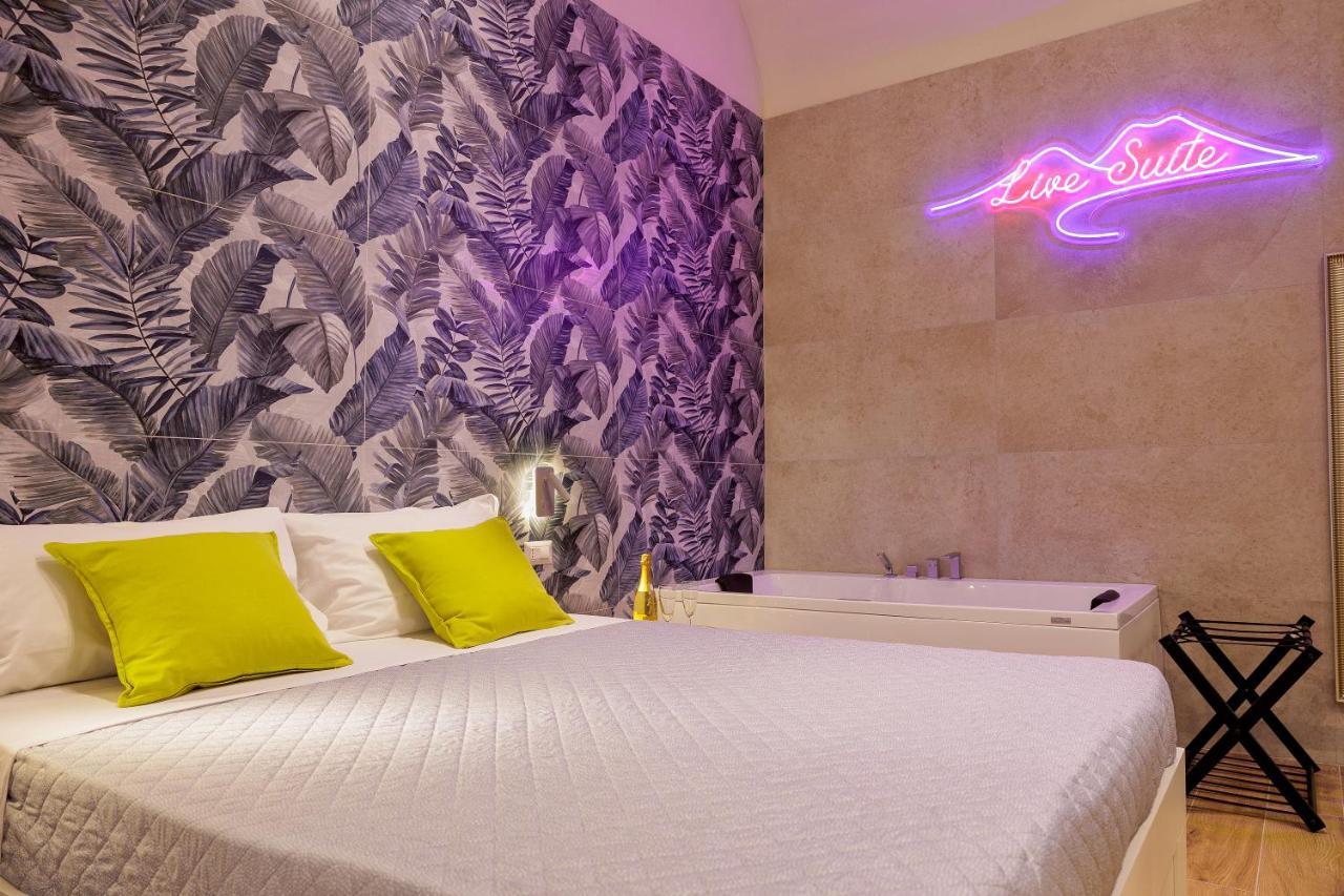 Live Suite Napoli Exterior photo