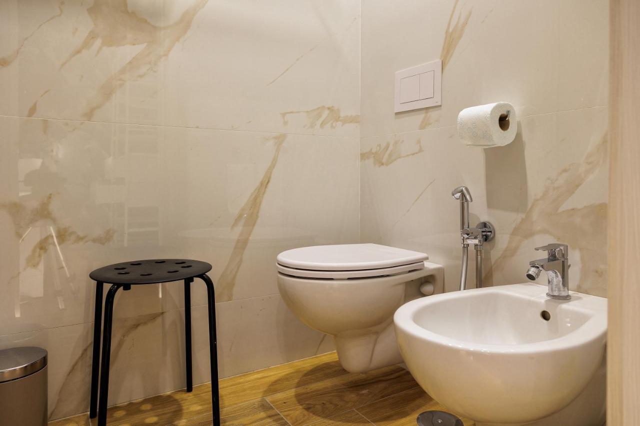 Live Suite Napoli Exterior photo