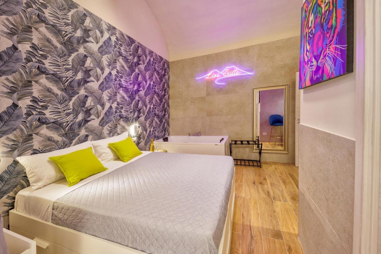 Live Suite Napoli Exterior photo